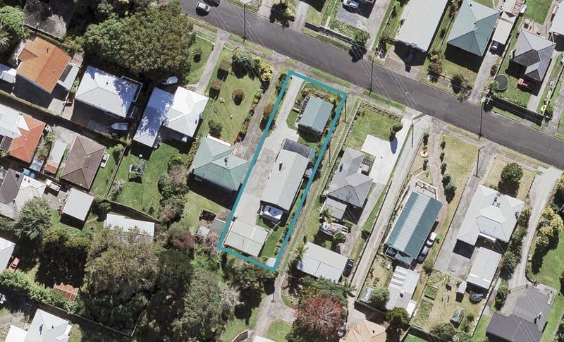 54 Beaubank Road, Kelston, Auckland - Carousel 1