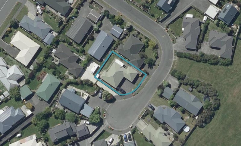 10 Seascape Gardens, Bromley, Christchurch - Carousel 1