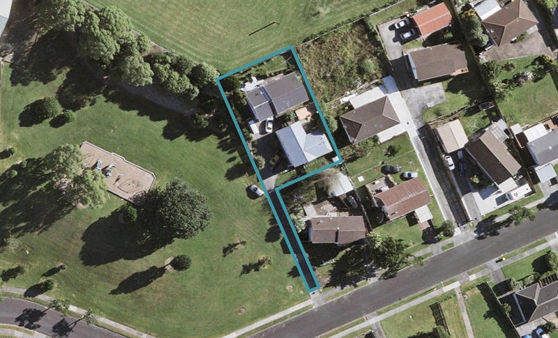 1/10 Aronia Way, Goodwood Heights, Manukau - Carousel 1