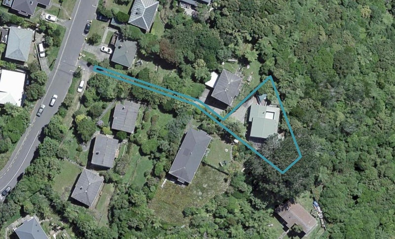 12A Montgomery Avenue, Karori, Wellington - Carousel 1