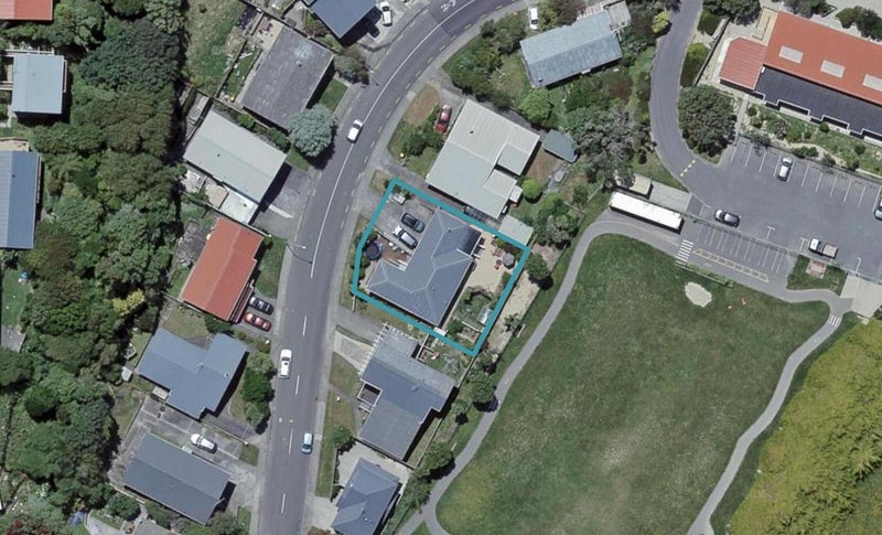 5 Truscott Avenue, Johnsonville, Wellington - Carousel 1