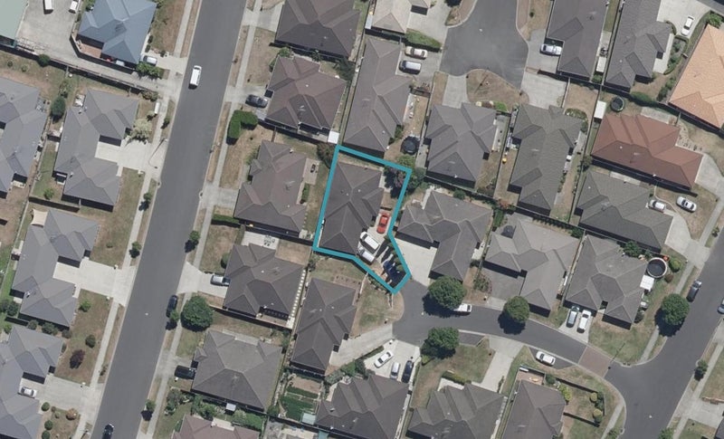 8 Newbury Place, Huntington, Hamilton - Carousel 1