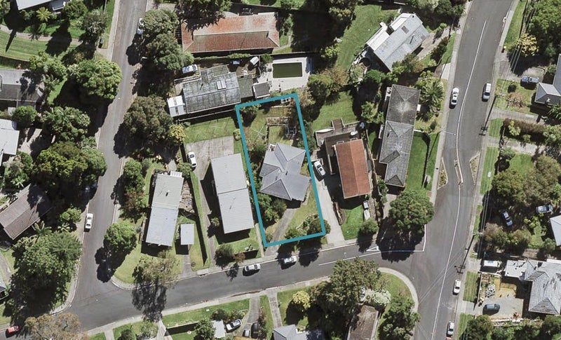 7 Ayton Drive, Totara Vale, Auckland - Carousel 1