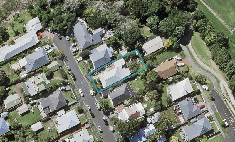 8 Bulwer Street, Devonport, Auckland - Carousel 1