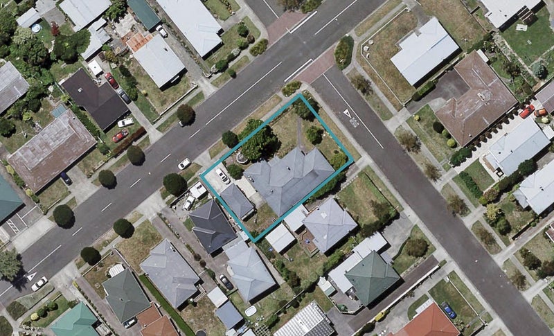 801 Queen Street East, Parkvale, Hastings - Carousel 1