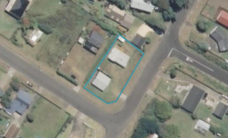 1 James Street, Waikawa Beach, Levin - Carousel 1