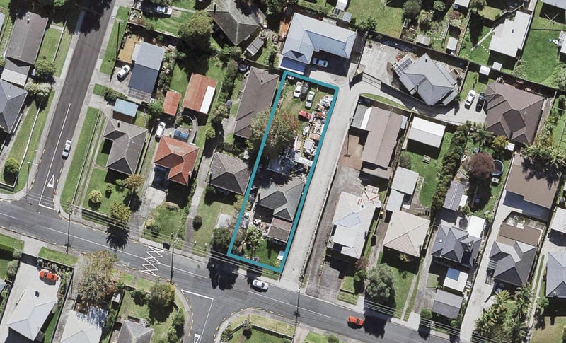 47 Strid Road, Te Atatu South, Auckland - Carousel 1