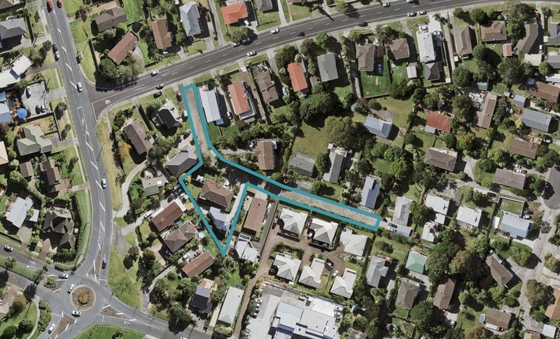 2/3 Trias Road, Tōtara Vale, Auckland - Carousel 1