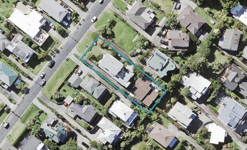 2/14 Kiteroa Terrace, Rothesay Bay, Auckland - Carousel 1