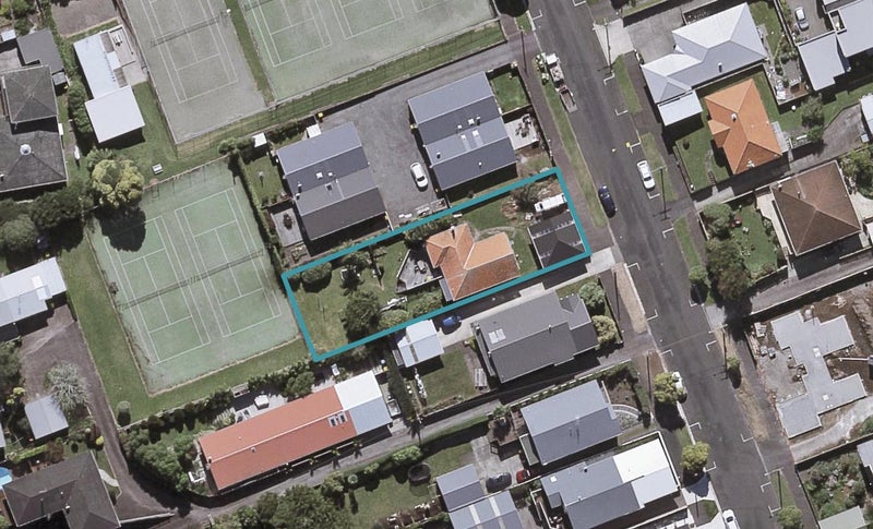 12 Chilman Street, Strandon, New Plymouth - Carousel 1