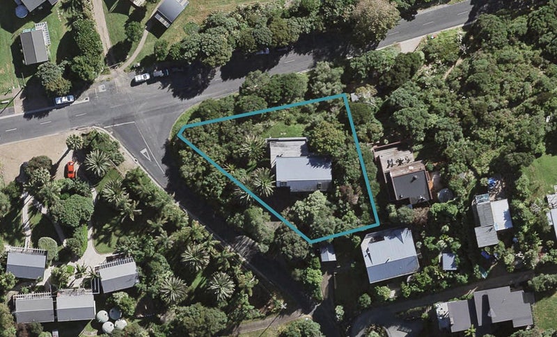 2 Tiri View Road, Palm Beach, Waiheke Island - Carousel 1