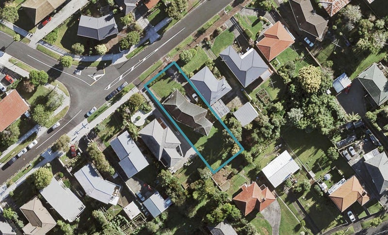 18 Ted William Street, New Windsor, Auckland - Carousel 1