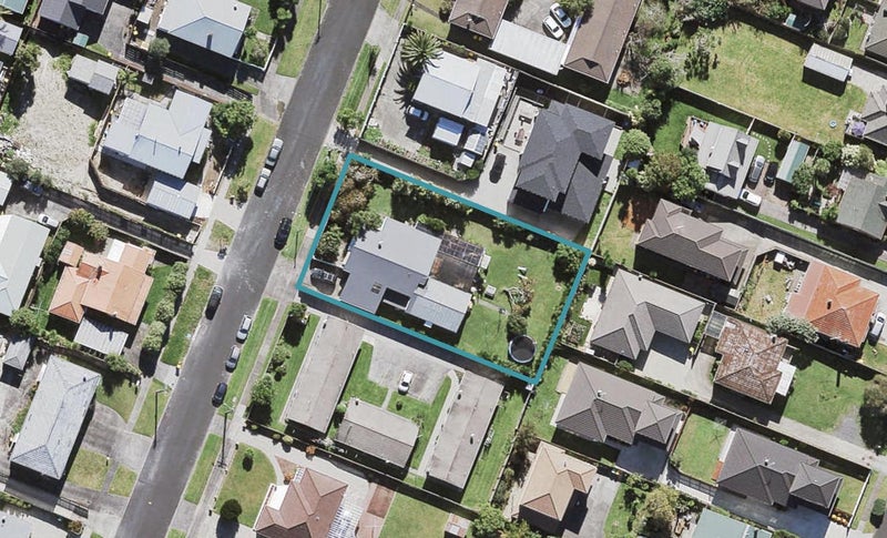 8 Karaka Street, New Lynn, Auckland - Carousel 1