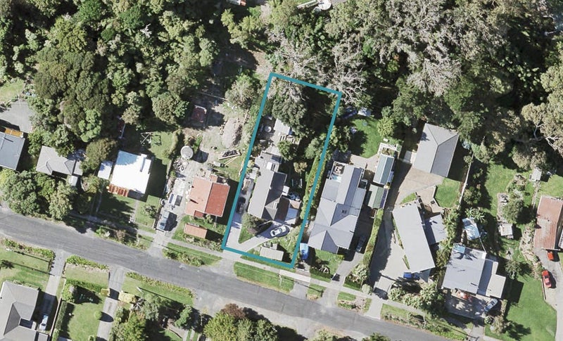 12 Beachlands Road, Beachlands, Auckland - Carousel 1
