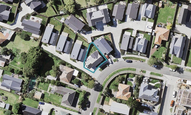 18A Torrington Crescent, Glen Innes, Auckland - Carousel 1