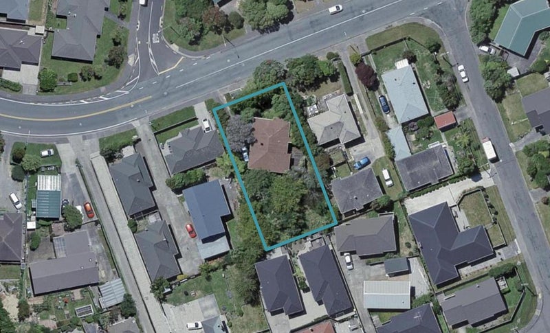 44 Horokiwi Road West, Newlands, Wellington - Carousel 1