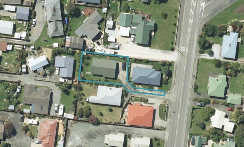 195 Commercial Street, Takaka - Carousel 1