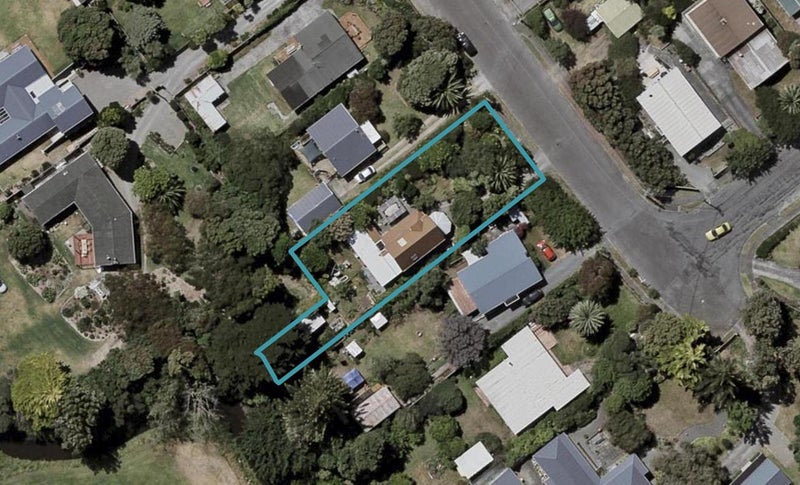 20 Konini Crescent, Waikanae Beach, Waikanae - Carousel 1