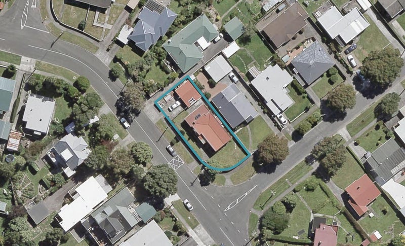 1 Athlone Crescent, Boulcott, Lower Hutt - Carousel 1