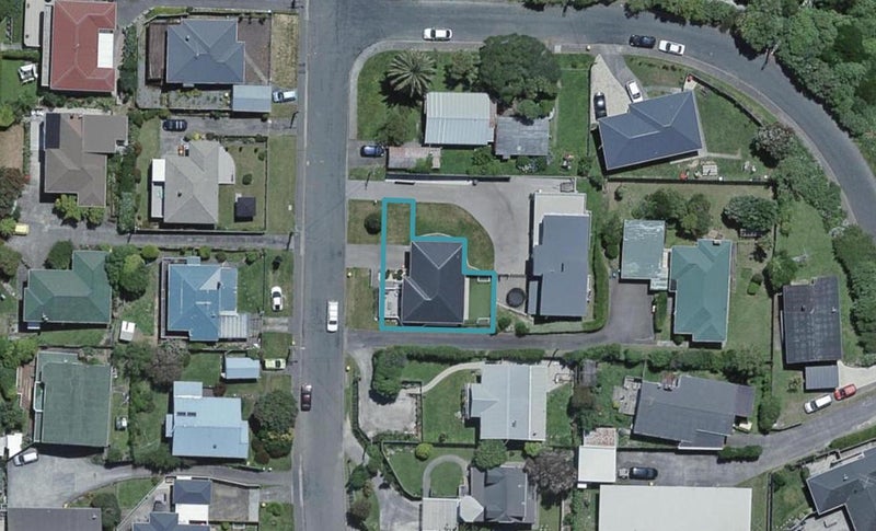 32 Tawa Terrace, Tawa, Wellington - Carousel 1