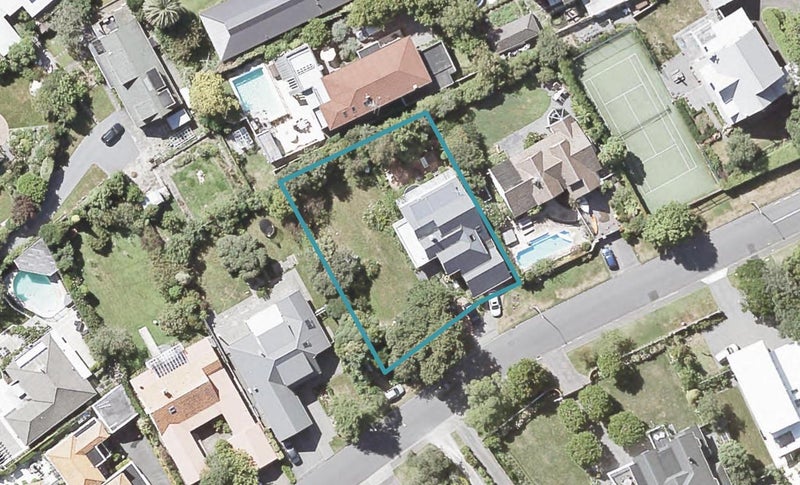 9 Cheviot Road, Lowry Bay, Lower Hutt - Carousel 1