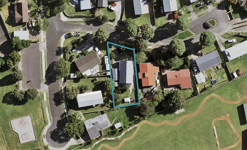 3 Aden Place, Clendon Park, Auckland - Carousel 1