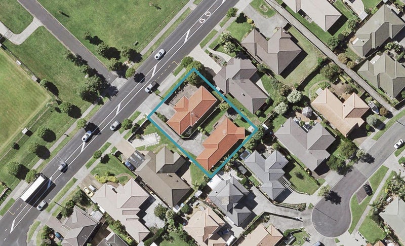 2/72 Millhouse Drive, Northpark, Auckland - Carousel 1
