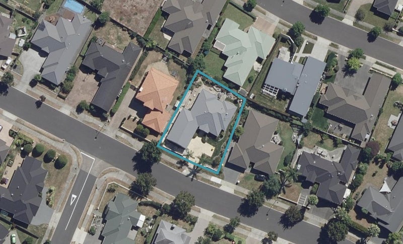 63 Huntington Drive, Huntington, Hamilton - Carousel 1