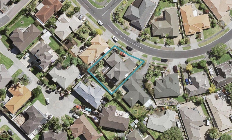 16 Highfields Terrace, Henderson, Auckland - Carousel 1