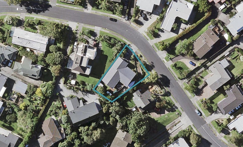 9 Haseler Crescent, Howick, Auckland - Carousel 1
