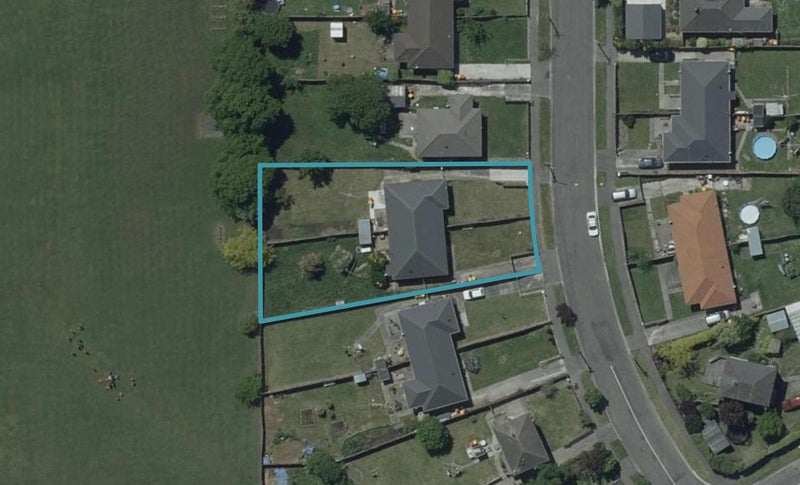 11 Holland Street, Avonside, Christchurch - Carousel 1