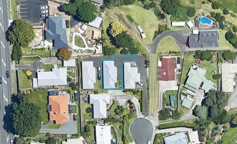 17B Russell Place, Brookfield, Tauranga - Carousel 1