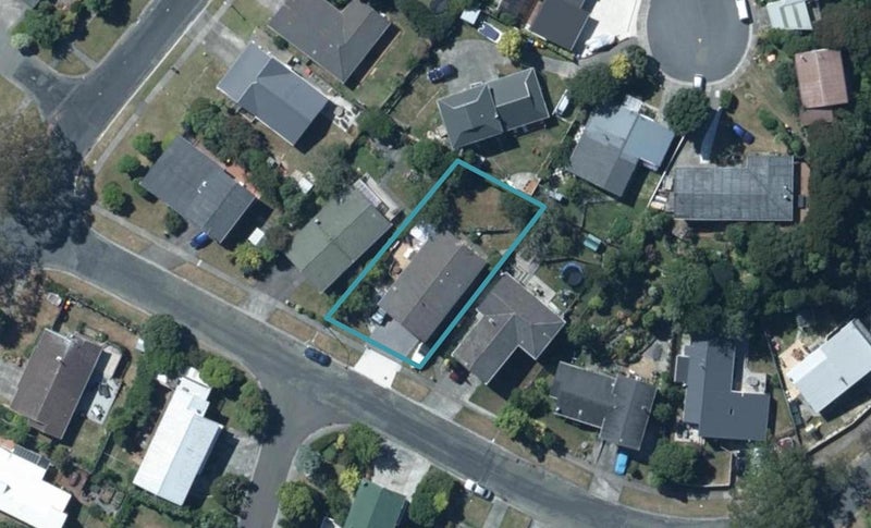 5 Solander Place, Whitby, Porirua - Carousel 1