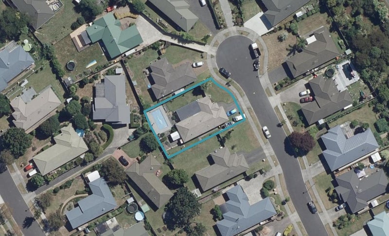 11 Bellona Place, Flagstaff, Hamilton - Carousel 1
