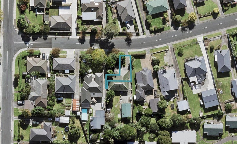 1/20 Moor Avenue, Te Atatū Peninsula, Auckland - Carousel 1