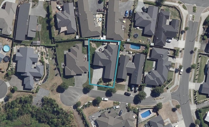 6 Delia Court, Flagstaff, Hamilton - Carousel 1