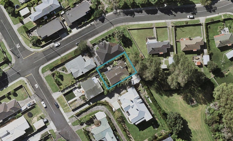 12A Birkley Road, Bayswater, Auckland - Carousel 1
