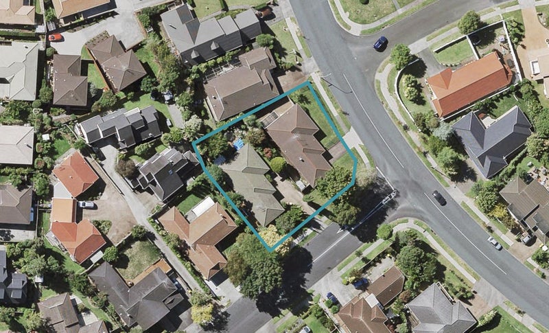 18 Merino Avenue, Somerville, Manukau - Carousel 1