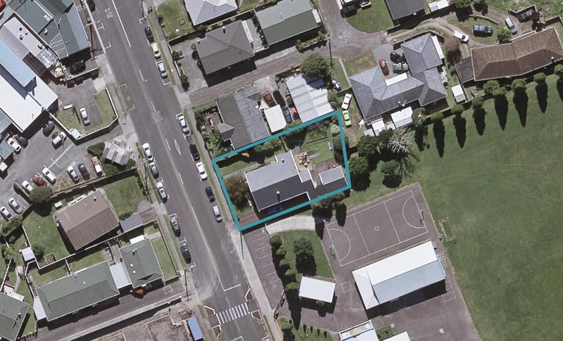 37 Sanders Avenue, Westown, New Plymouth - Carousel 1