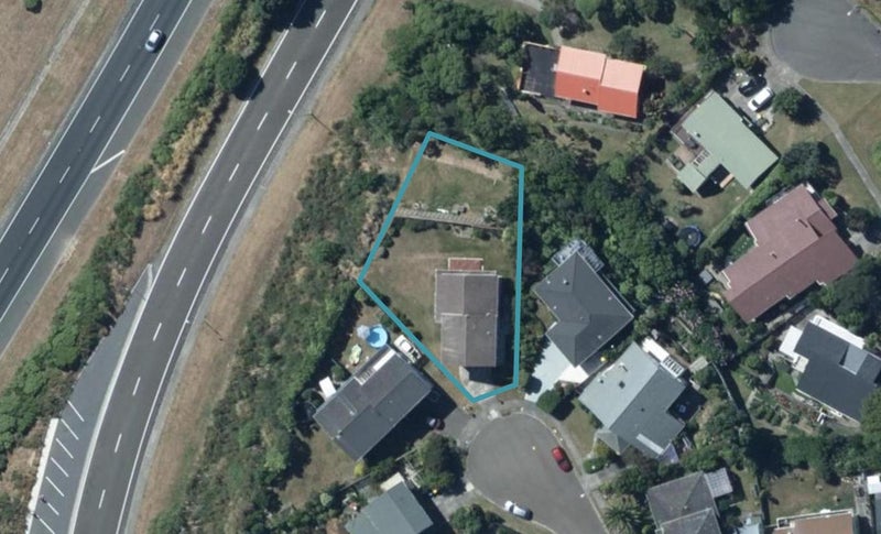 7 Thurso Grove, Papakowhai, Porirua - Carousel 1
