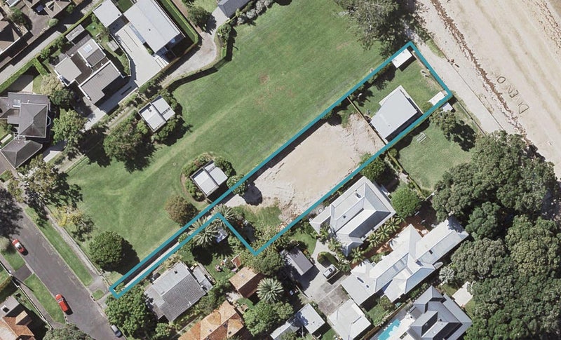 1/14 Oxford Terrace, Devonport, Auckland - Carousel 1