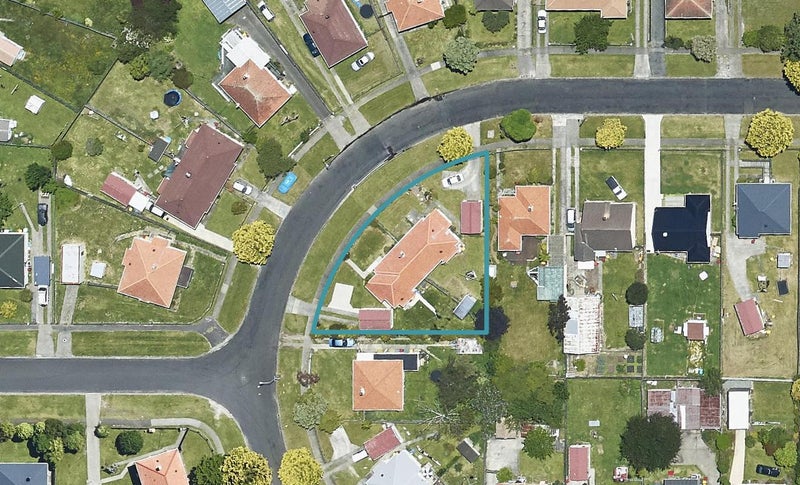 16 Wallace Crescent, Glenholme, Rotorua - Carousel 1
