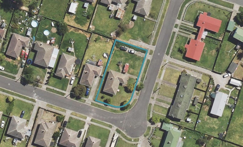 22 Belfast Crescent, Kaiti, Gisborne - Carousel 1