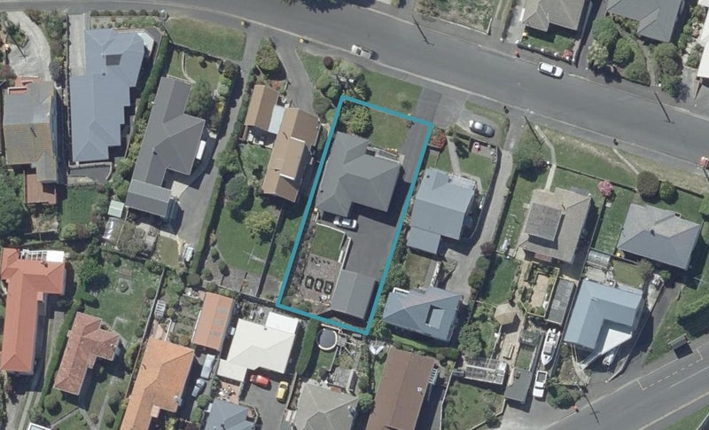 17 Earls Road, Saint Clair, Dunedin - Carousel 1