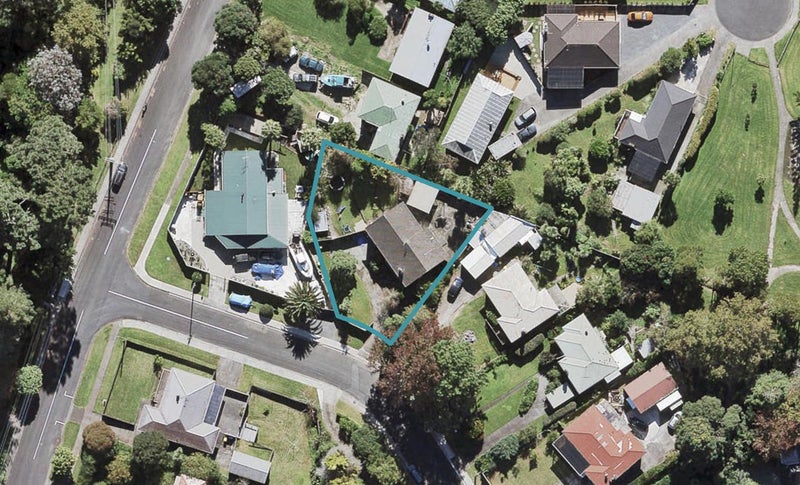 4 Rerewai Place, Kelston, Auckland - Carousel 1