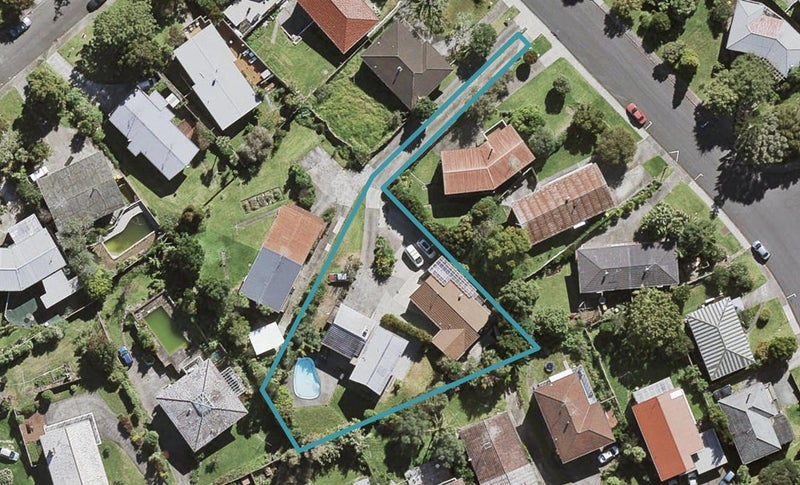 1/10 Velma Road, Hillcrest, Auckland - Carousel 1