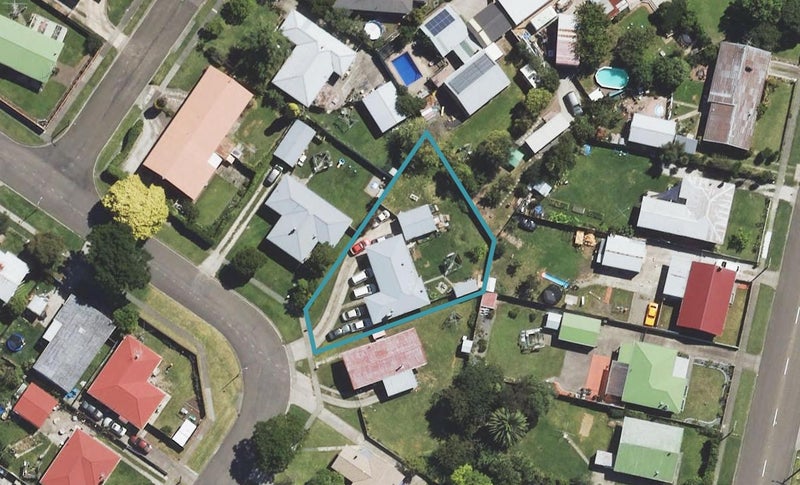 42 Daphne Street, Outer Kaiti, Gisborne - Carousel 1
