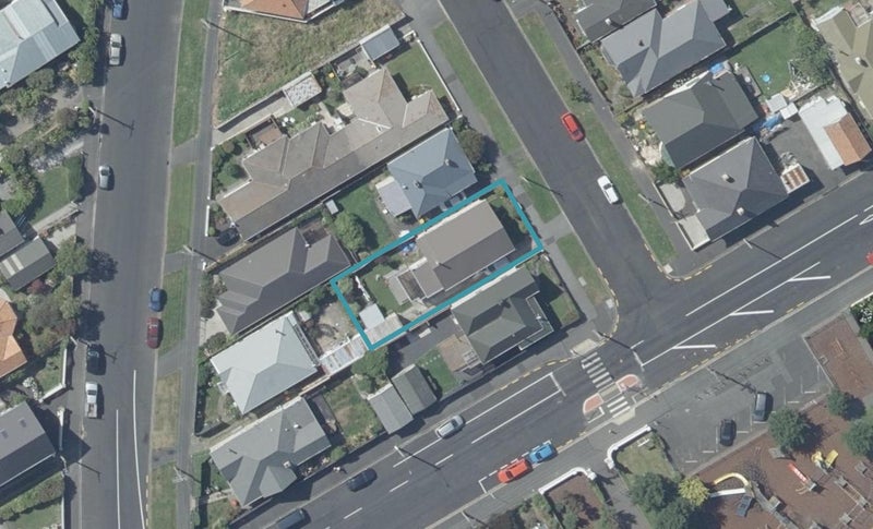 4 Nile Street, Saint Clair, Dunedin - Carousel 1