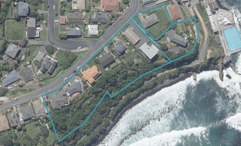 39 Cliffs Road, Saint Clair, Dunedin - Carousel 1