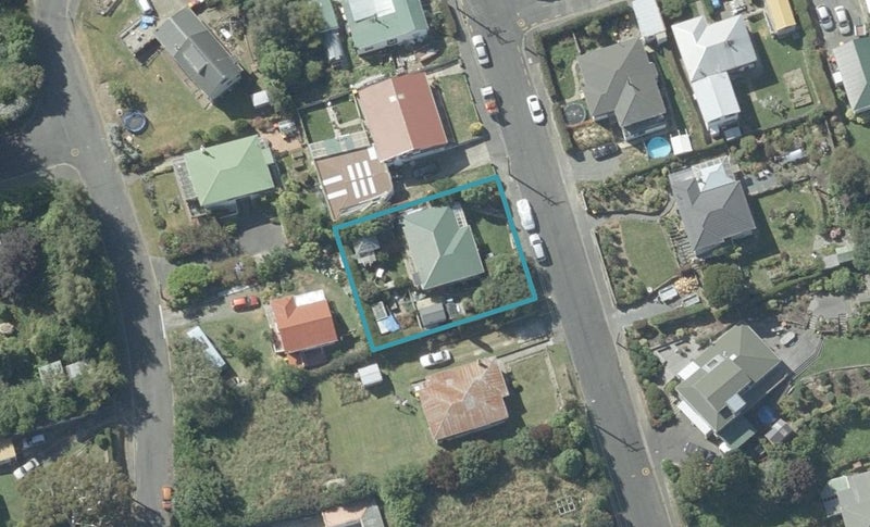 27 Taupo Street, Ravensbourne, Dunedin - Carousel 1